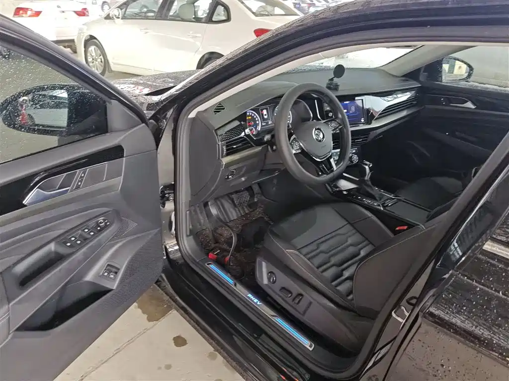 Volkswagen Passat New Energy 2019 430PHEV Hybrid Elite Edition фото 16