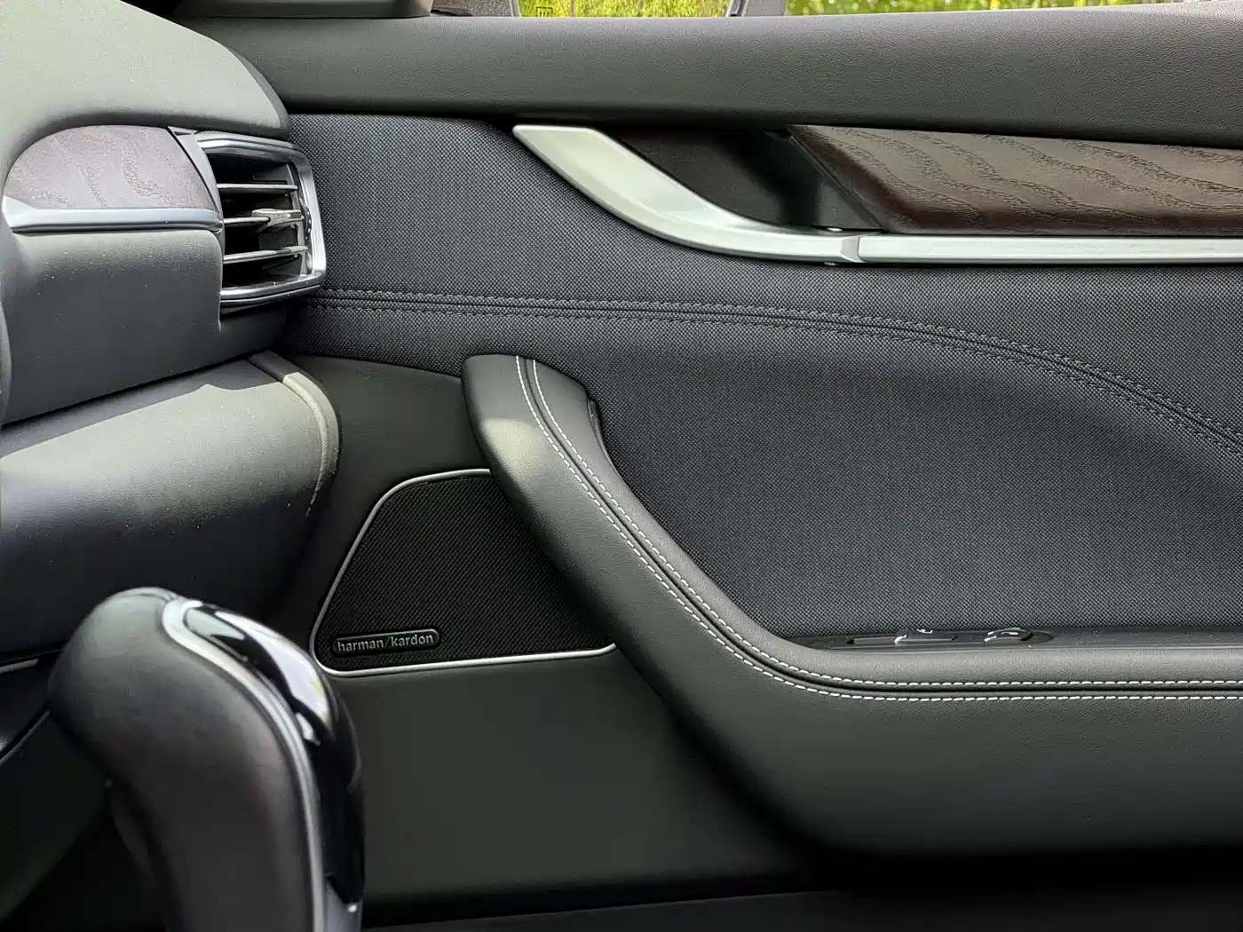 Maserati Levante 2018 3.0T Luxury Zegna Edition фото 22