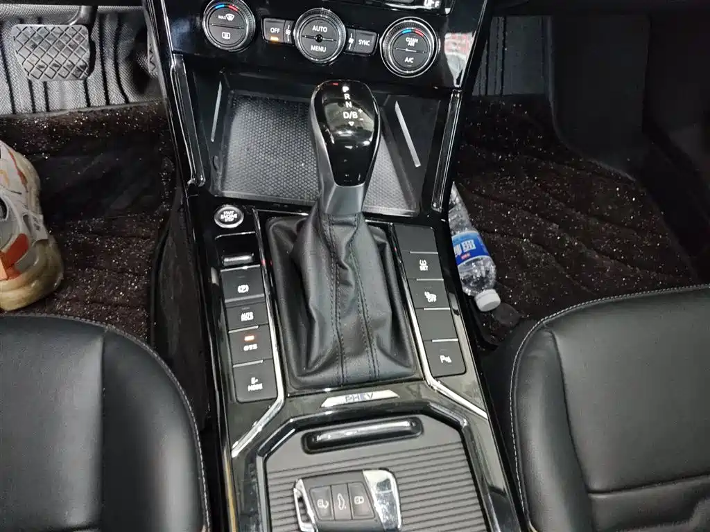 Volkswagen Passat New Energy 2019 430PHEV Hybrid Elite Edition фото 14