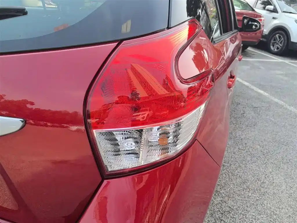 Toyota YARiS L Zhi Xuan 2015 1.5E Auto Charming Edition фото 8