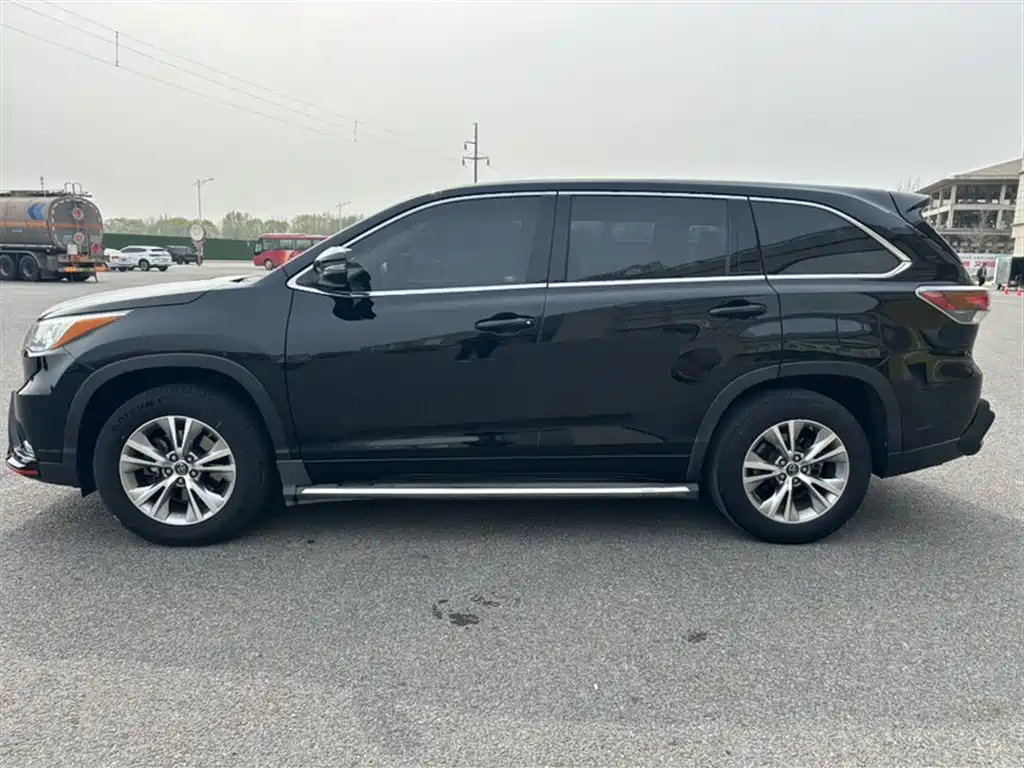Toyota Highlander 2015 2.0T AWD Elite Edition 7-seater фото 20