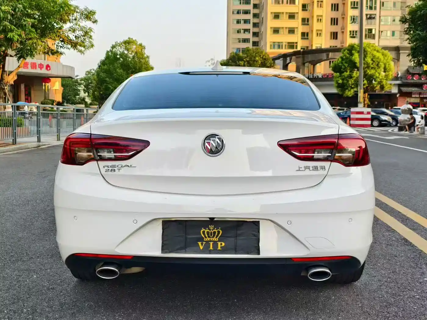 Photo 9 - Buick Regal