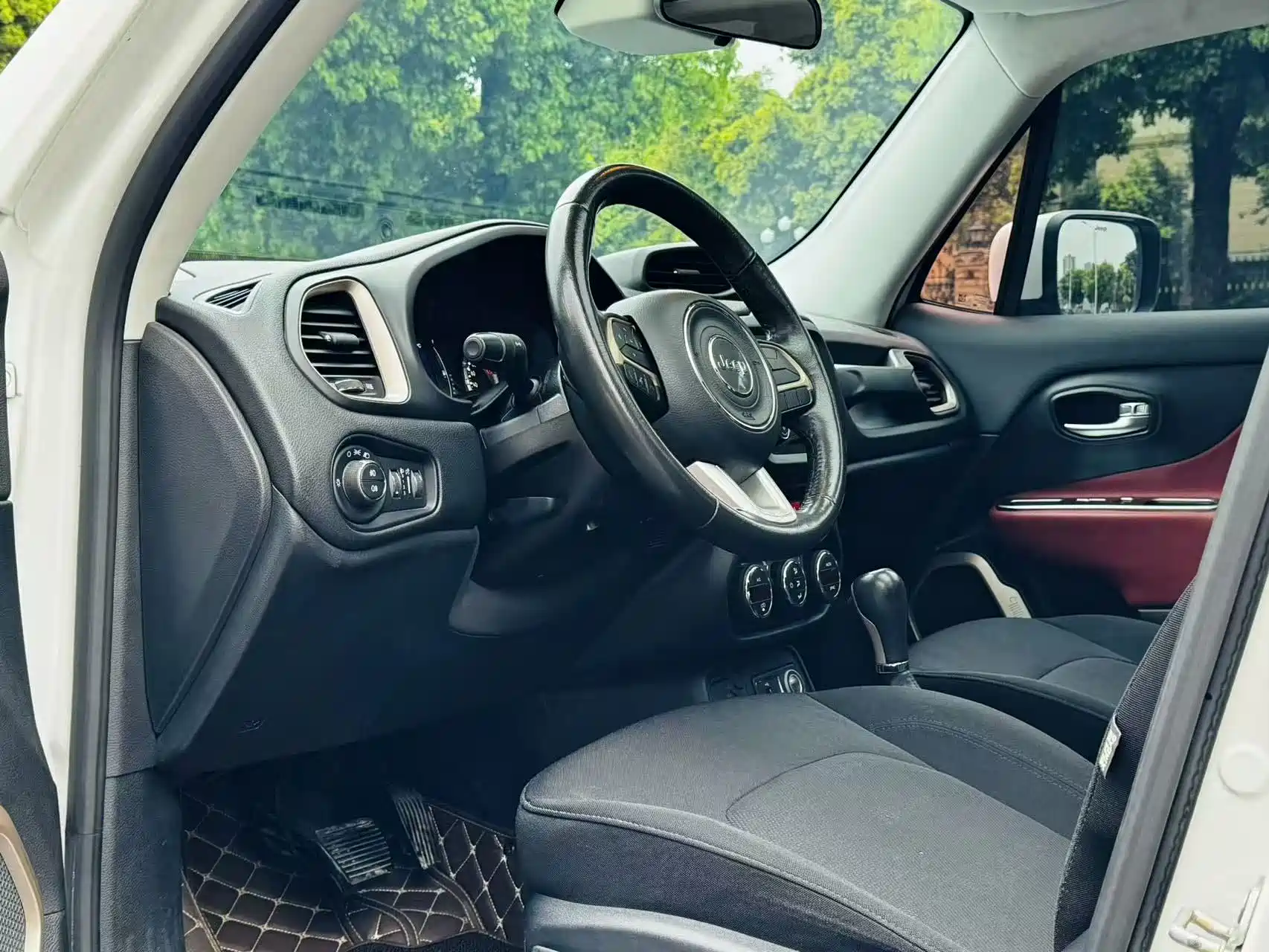 صورة 5 - Jeep Renegade
