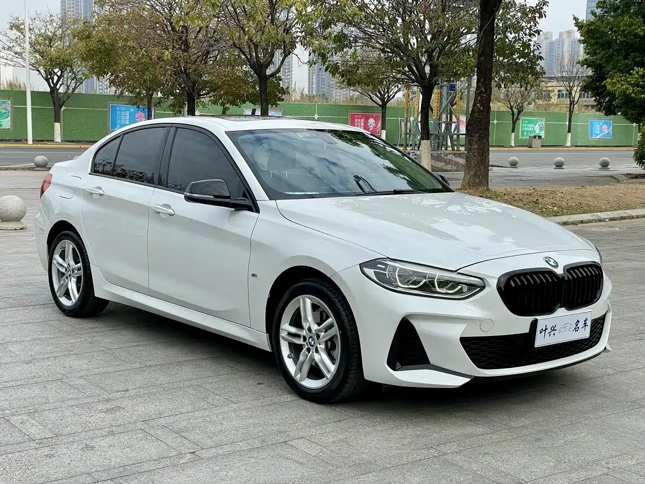 BMW 1 Series 2021 120i M Sport Shadow Edition фото 3