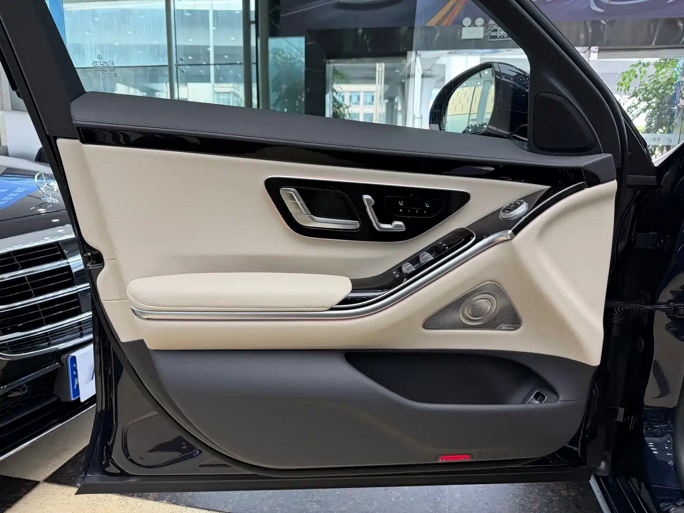Mercedes-Benz S-Class 2023 Model S 400 L Luxury Edition фото 5