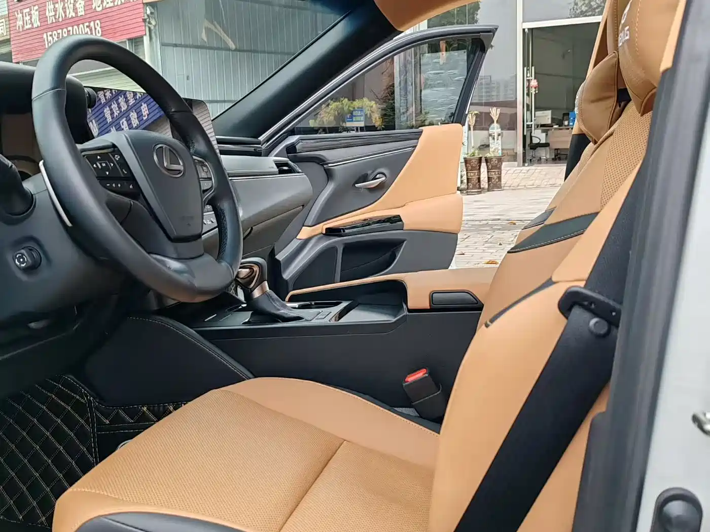 Lexus ES 2023 200 Excellence Edition фото 5