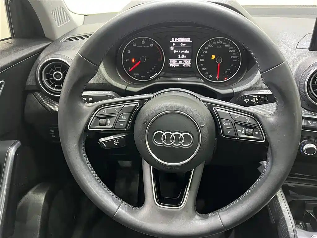 Audi Q2L 2018 35 TFSI Launch Exclusive Edition China VI фото 12