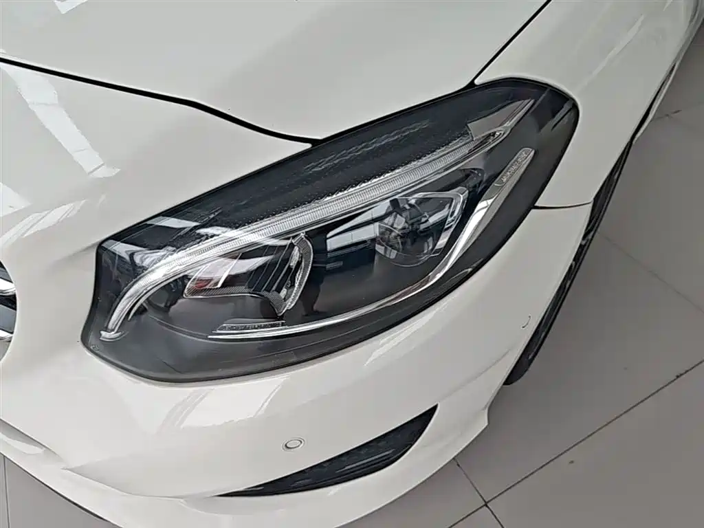 Mercedes-Benz B-Class 2015 B 200 Luxury фото 23