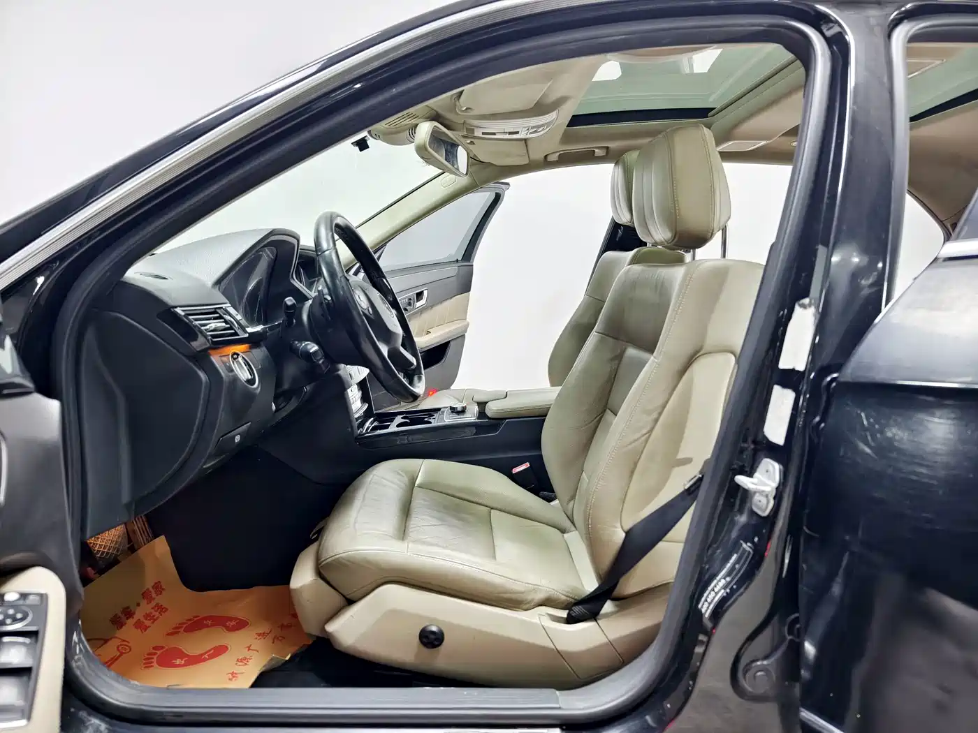 صورة 11 - Mercedes-Benz E-Class