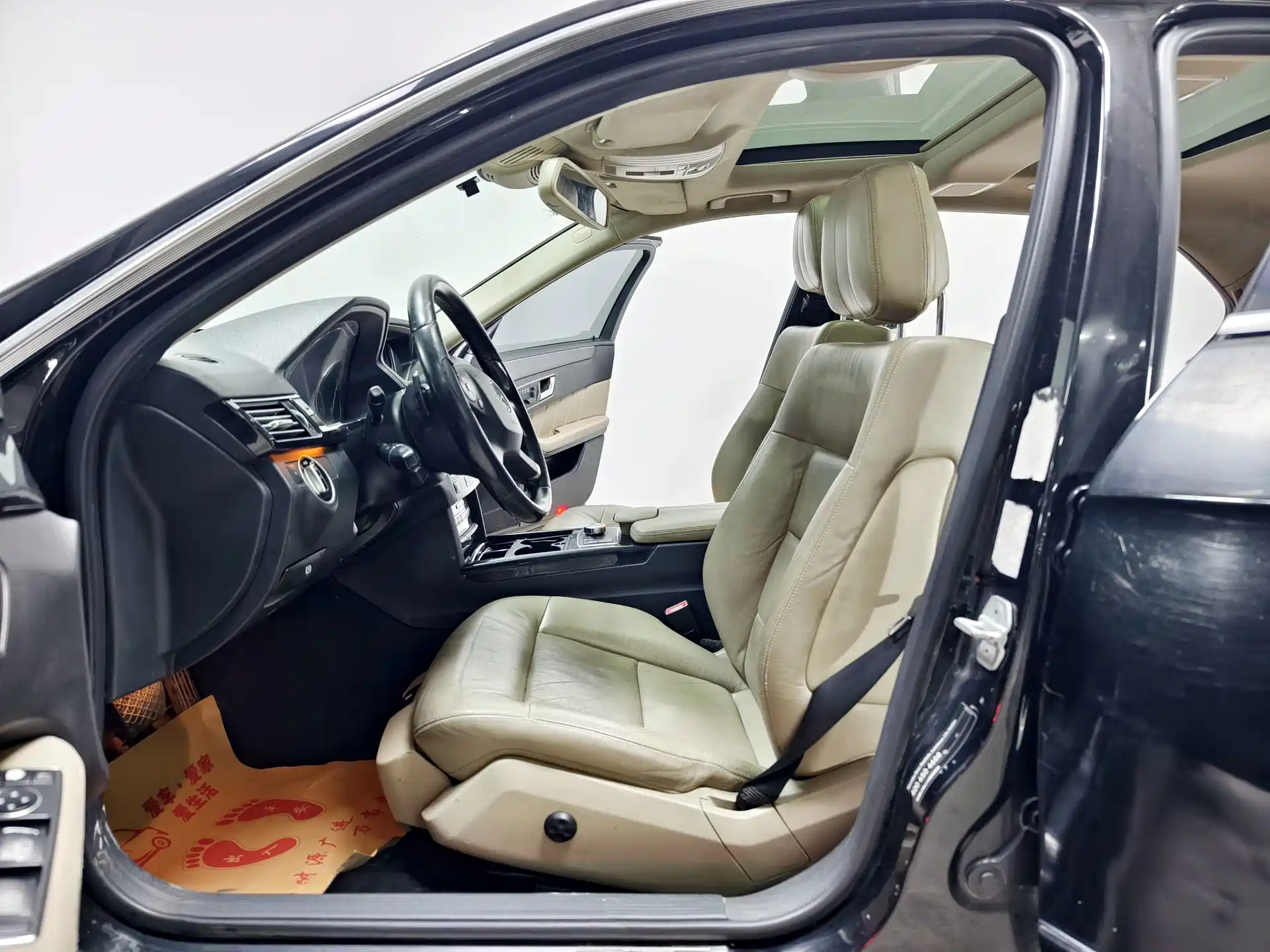 صورة 11 - Mercedes-Benz E-Class