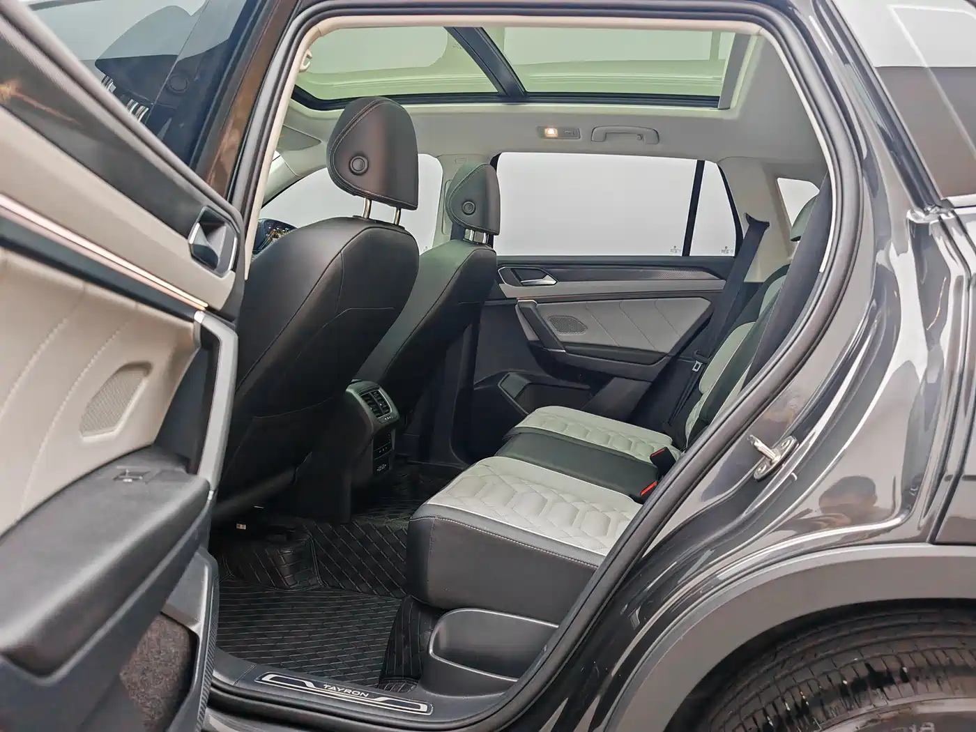 Volkswagen Tayron 2024 300TSI 2WD Luxury Plus Advanced фото 20