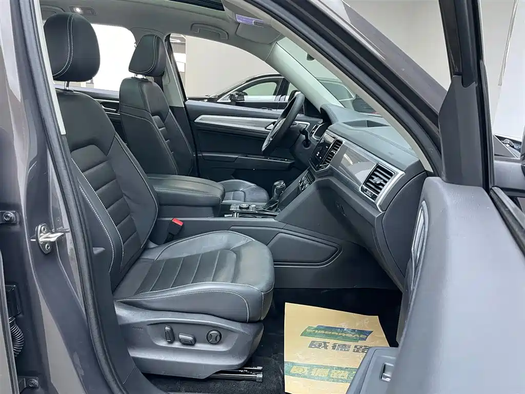 Volkswagen Teramont 2020 380TSI 4WD Luxury Edition China VI фото 23