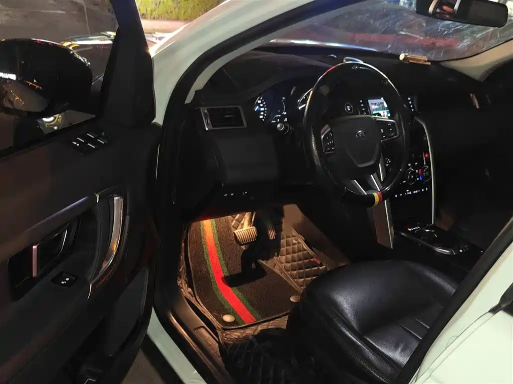 Land Rover Discovery Sport 2019 240PS SE Edition China VI фото 13