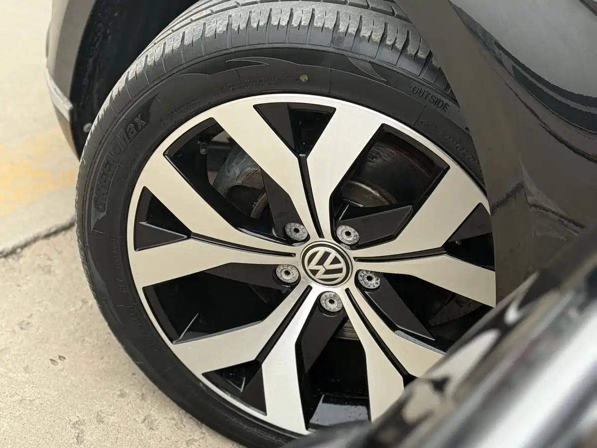 Volkswagen Magotan 2018 330TSI DSG Premium фото 4