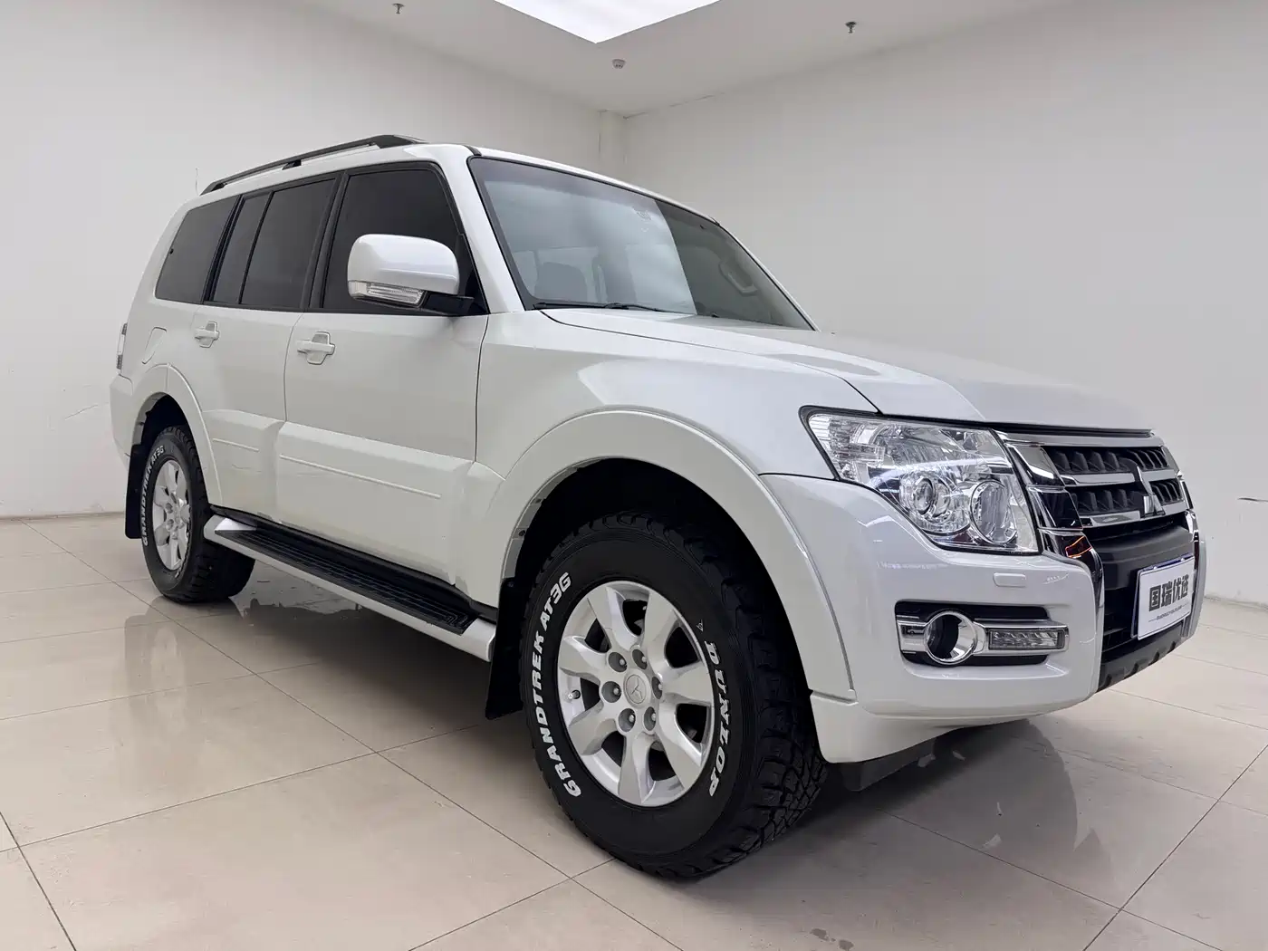 Mitsubishi Pajero (Import) 2018 3.0L Automatic Comfort Version фото 3