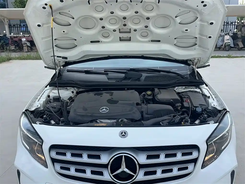 Mercedes-Benz GLA 2018 GLA 200 Dynamic фото 11
