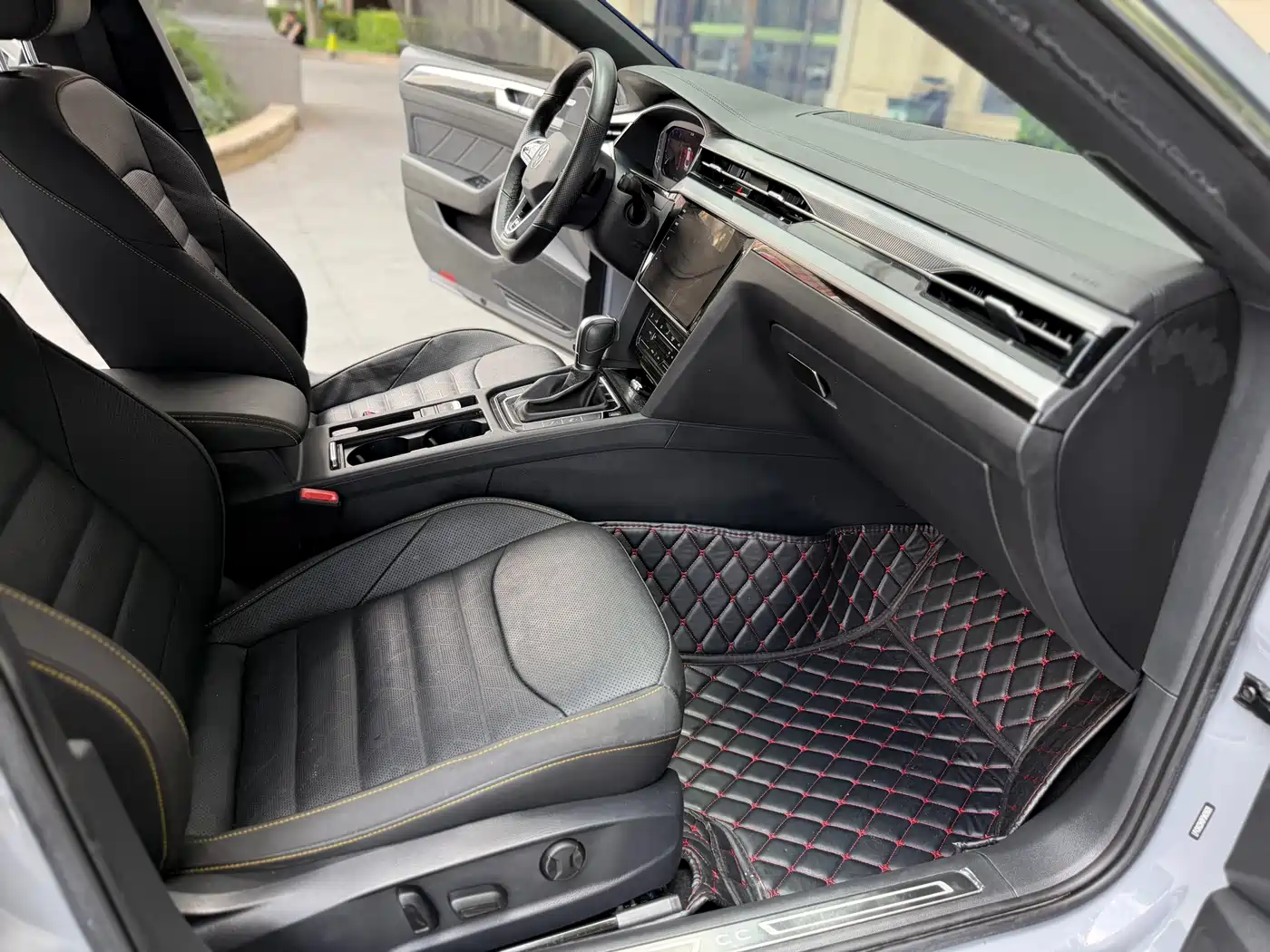 Volkswagen FAW-Volkswagen CC 2023 380TSI Eye-catching Edition фото 7