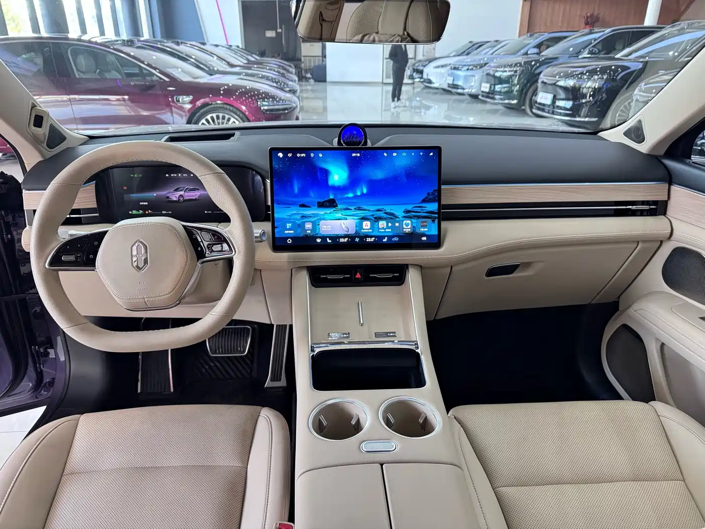 AITO Wenjie AITO M5 2025 Extended Range Ultra AWD фото 12