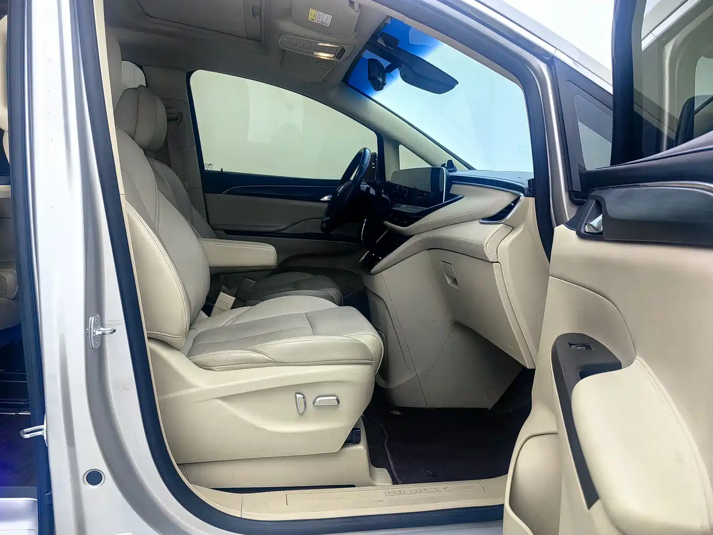 Buick GL8 2023 ES Landmaster Exclusive фото 11