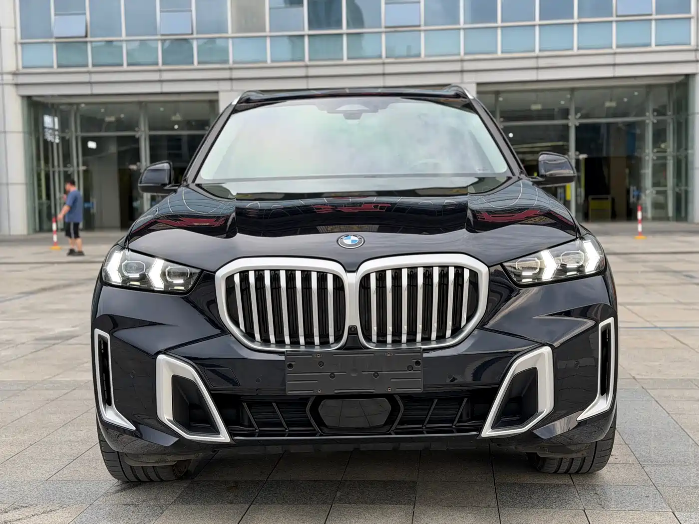 BMW X5 2023 xDrive 30Li Premium M Sport Package фото 2