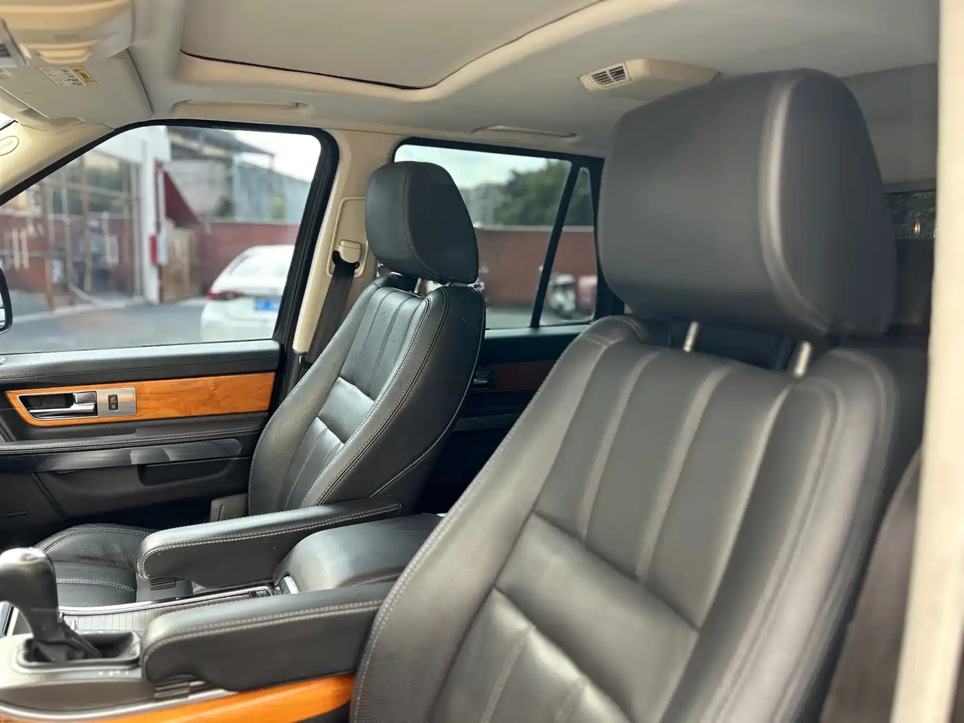 Land Rover Range Rover Sport 2011 3.0 TDV6 Diesel фото 13