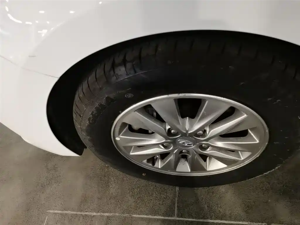 Hyundai Elantra 2018 1.6L Auto Joy GL (China V) фото 23