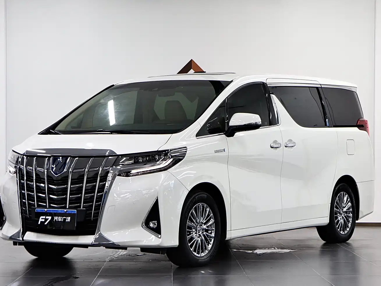 صورة 1 - Toyota Alphard