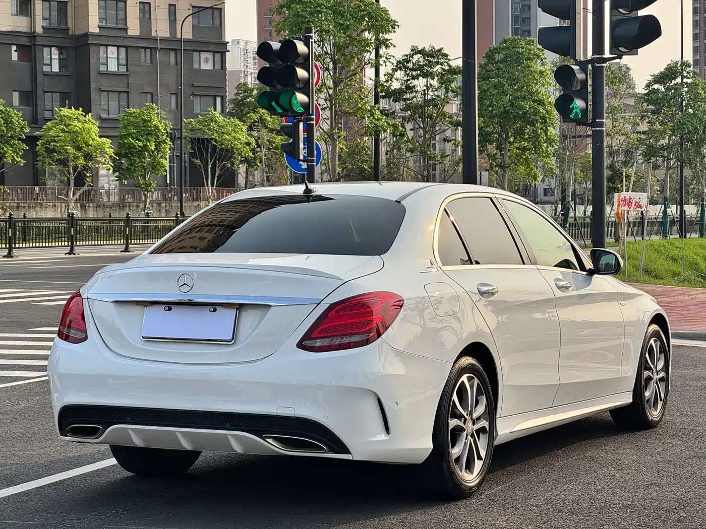 Mercedes-Benz C-Class 2015 Facelift C 180 L Sport фото 12