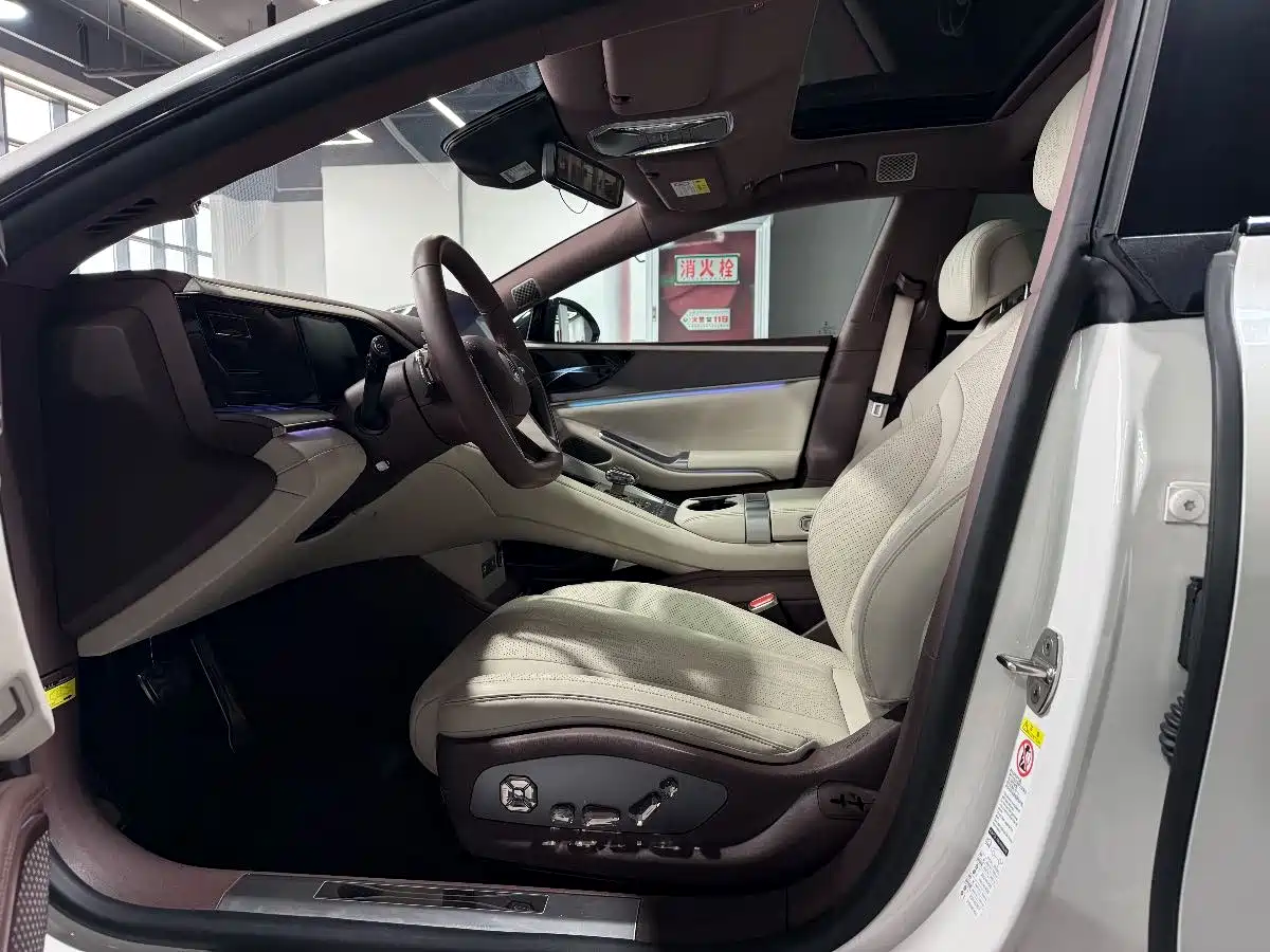 Denza Z9GT 2024 1100 AWD Ultra Edition фото 16