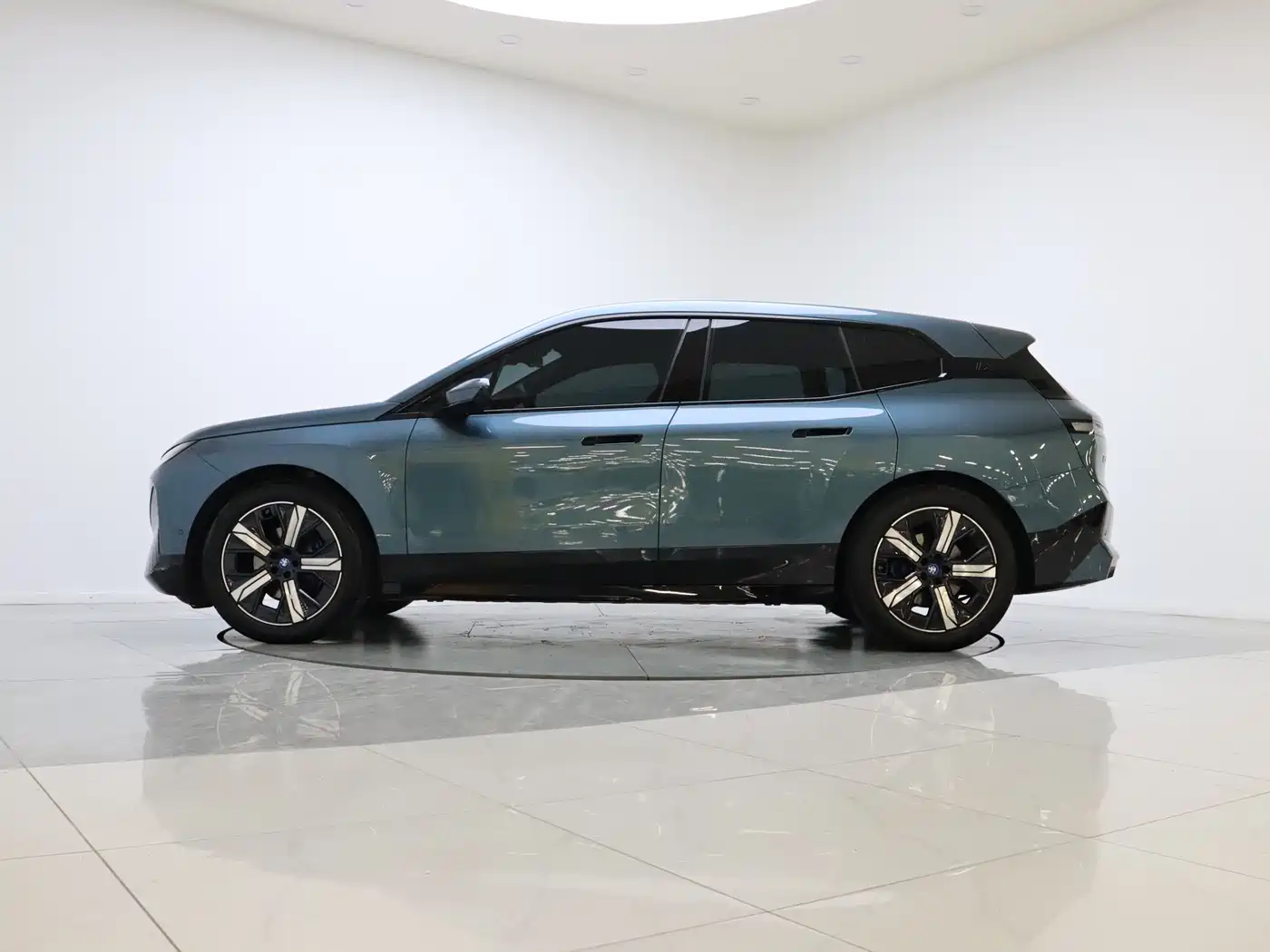 BMW iX 2022 xDrive40 фото 7