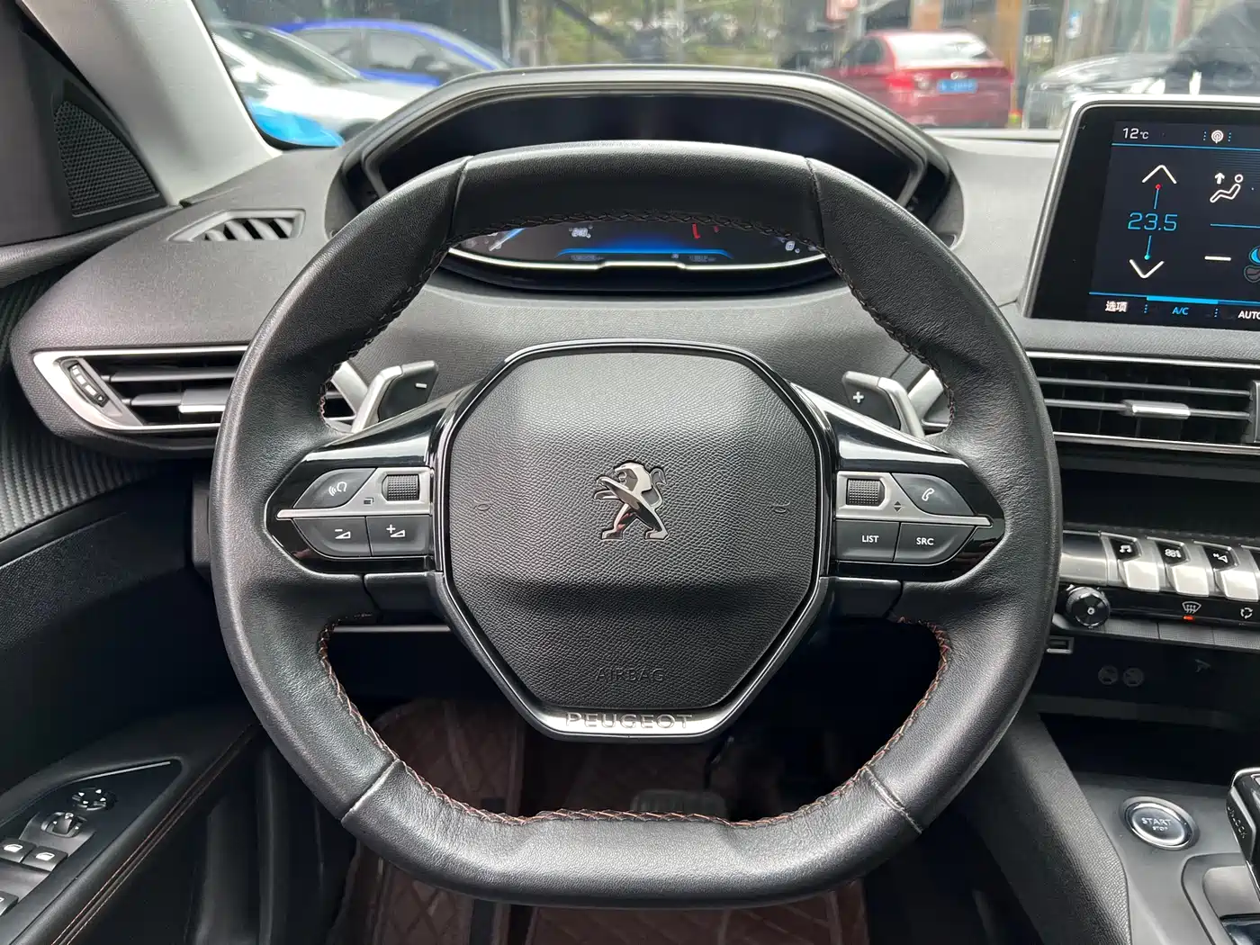 PEUGEOT 5008
