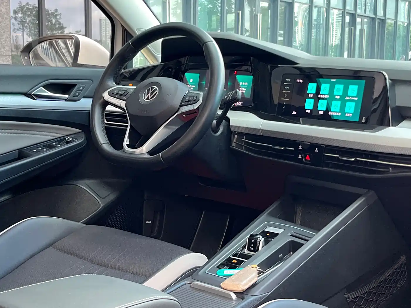 Volkswagen Golf 2021 280TSI DSG 30th Anniversary Edition фото 12
