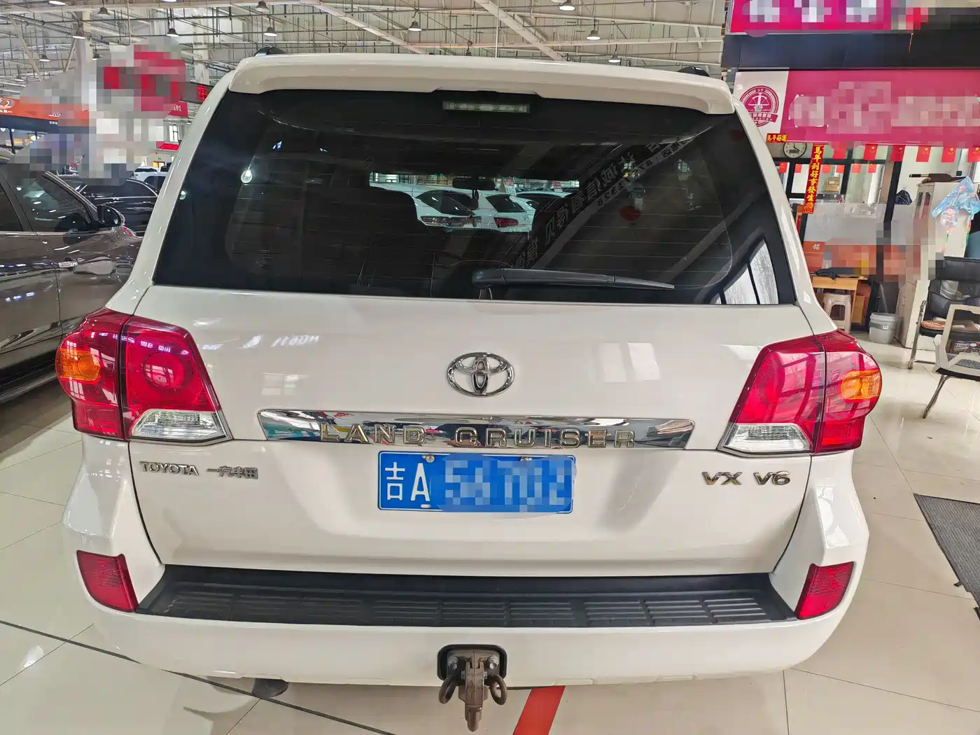 Toyota Land Cruiser 2010 Model 4.0L Automatic VX фото 5