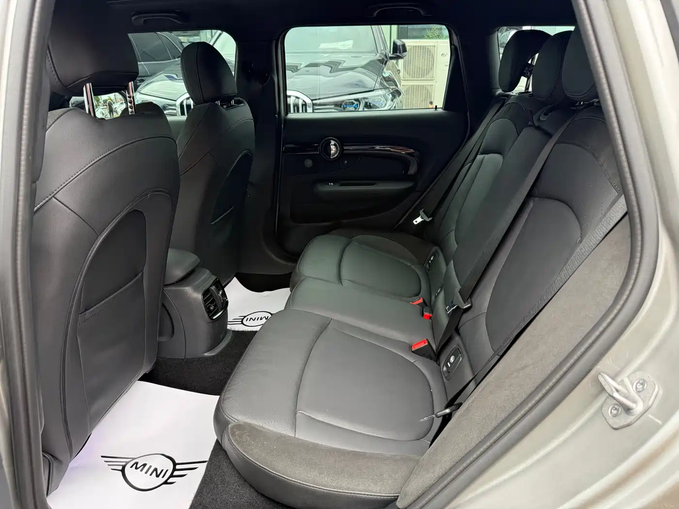 MINI CLUBMAN 2024 2023 2.0T COOPER S Connoisseur
