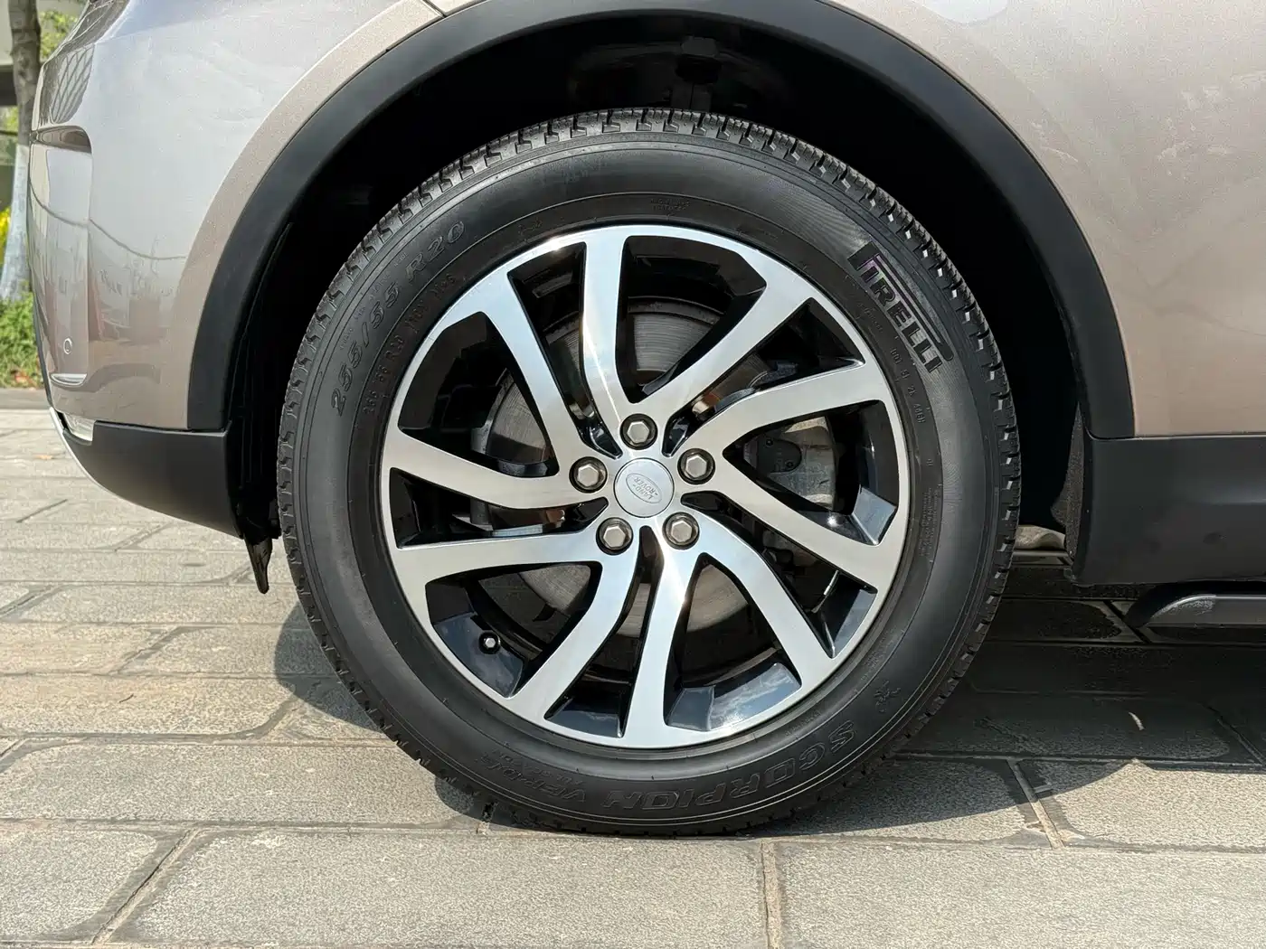 Land Rover Discovery 2017 3.0 SC V6 HSE фото 8