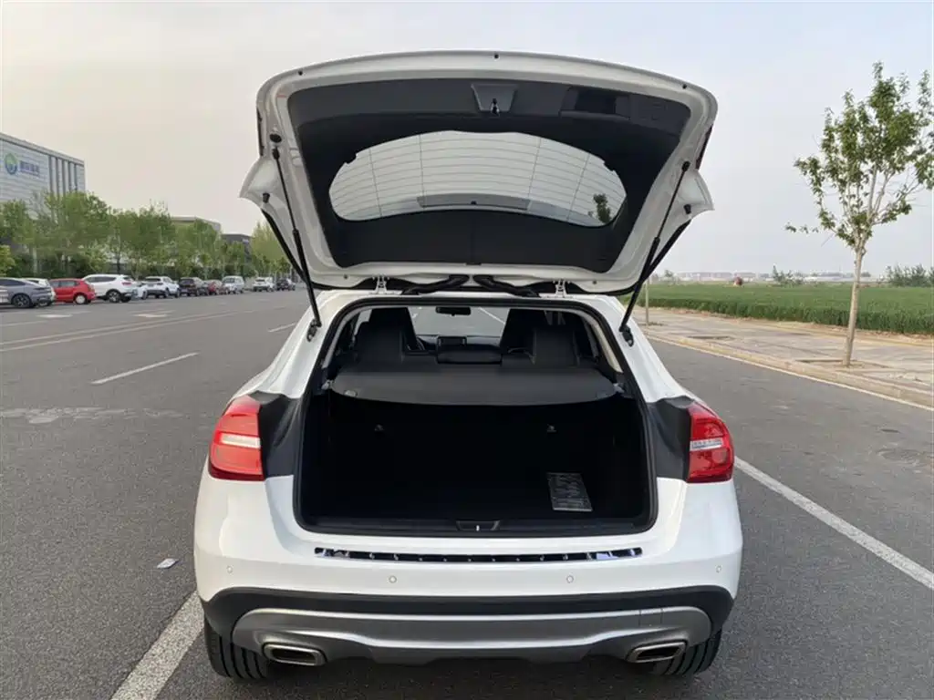 Mercedes-Benz GLA 2015 GLA 220 4MATIC Fashion Edition фото 10