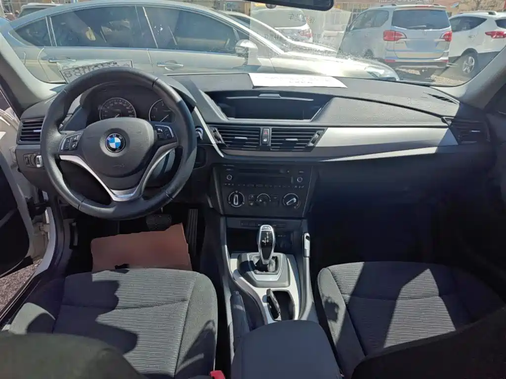 BMW X1 2014 sDrive18i Fashion Edition фото 10