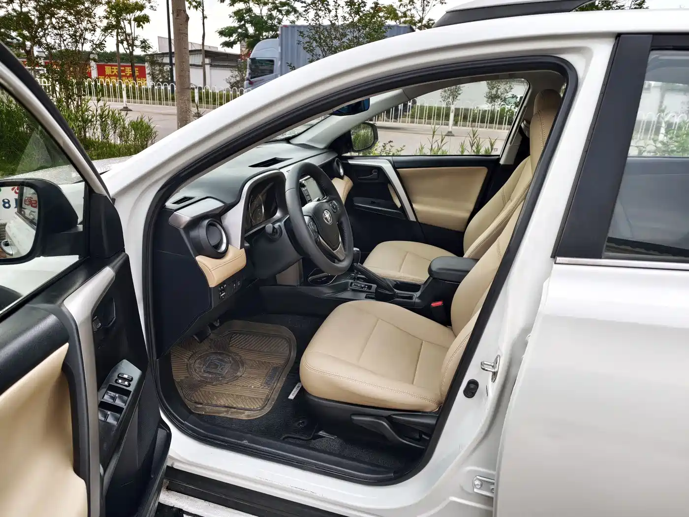 Toyota RAV4 Rongfang 2019 2.0L CVT 2WD Style X Limited Edition China VI фото 4