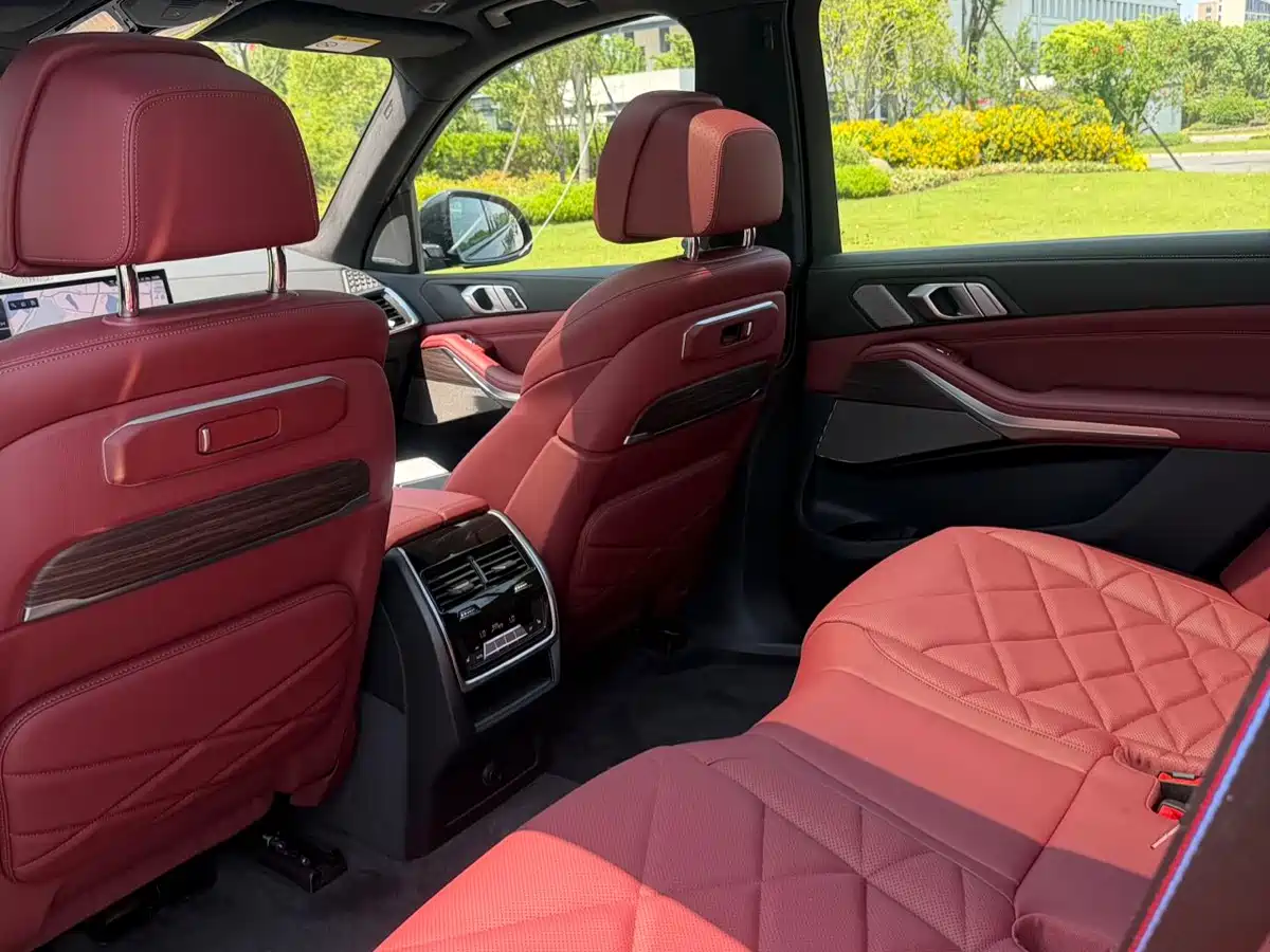 BMW X5 2025 Model xDrive 40Li M Sport Blackout Package фото 13