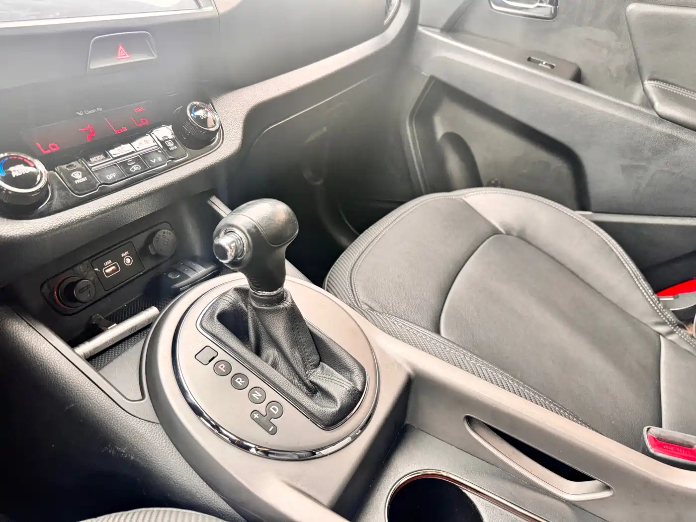 Kia Sportage 2015 2.0L Automatic 2WD GLS фото 14
