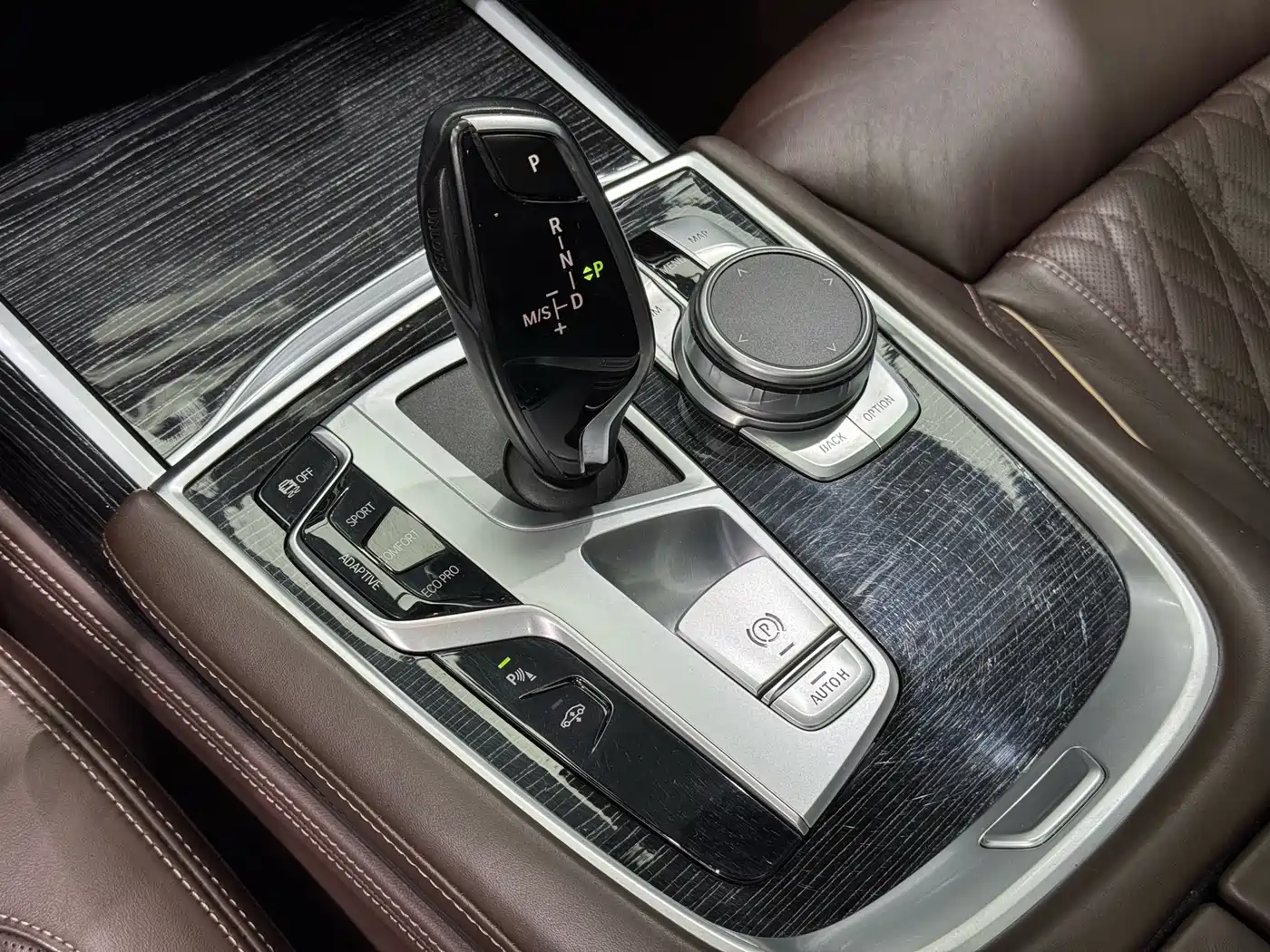 BMW 7 Series 2021 Model 740Li Leading M Sport Package фото 10