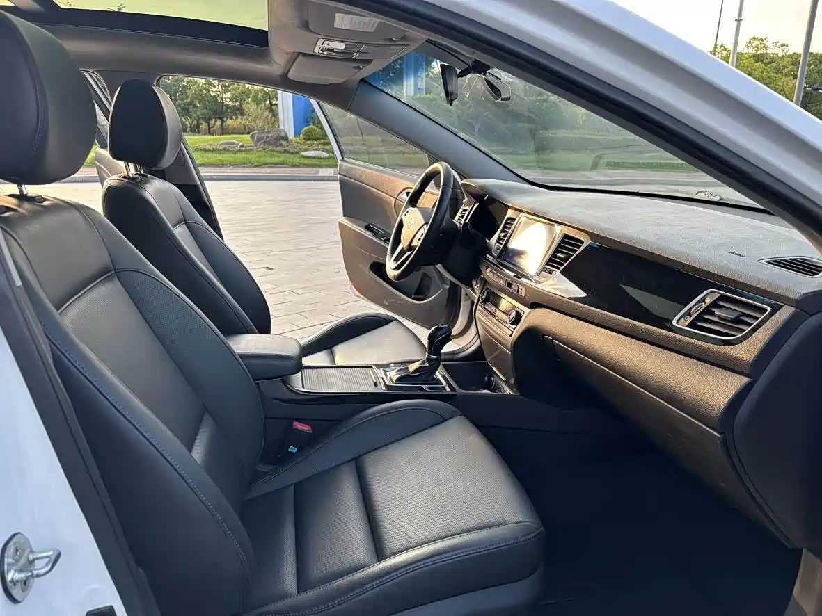 Hyundai Mistra 2016 1.8L Automatic Smart GLS фото 10