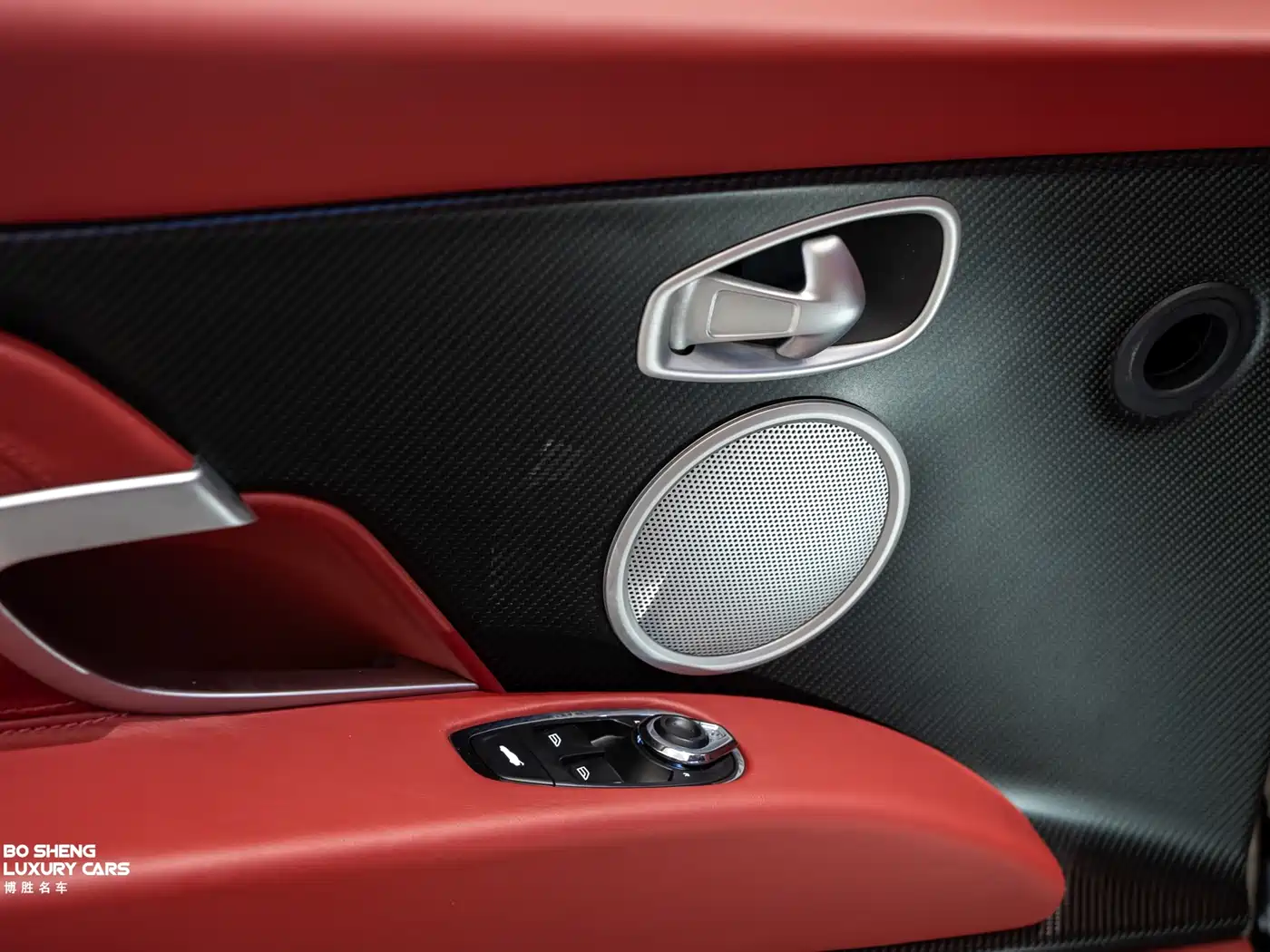 Aston Martin DB11 2019 4.0T V8 Volante фото 37