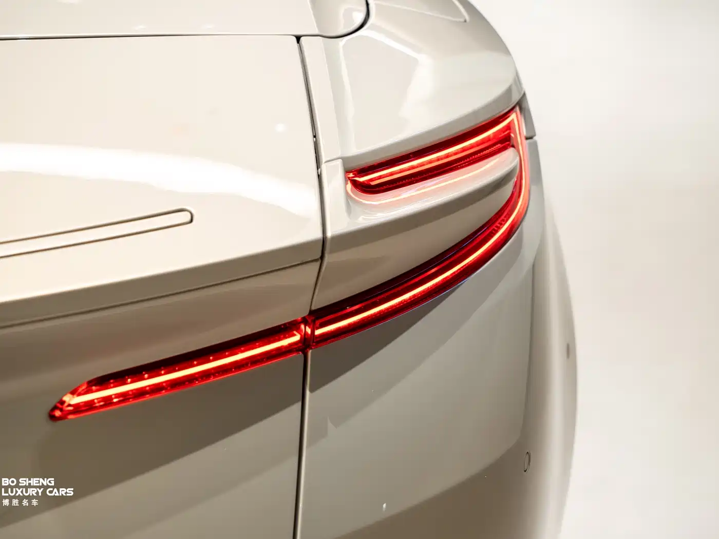 Aston Martin DB11 2019 4.0T V8 Volante фото 48
