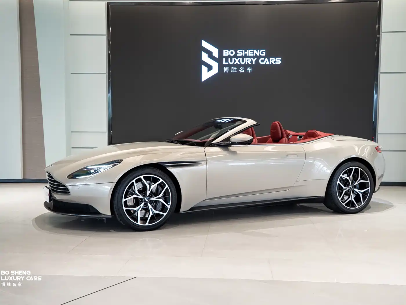 Aston Martin DB11 2019 4.0T V8 Volante фото 2