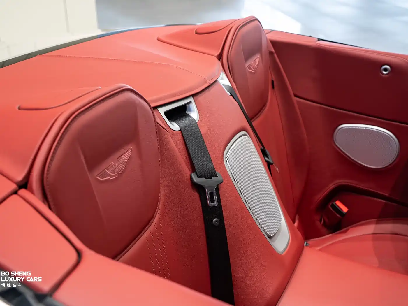 Aston Martin DB11 2019 4.0T V8 Volante фото 12