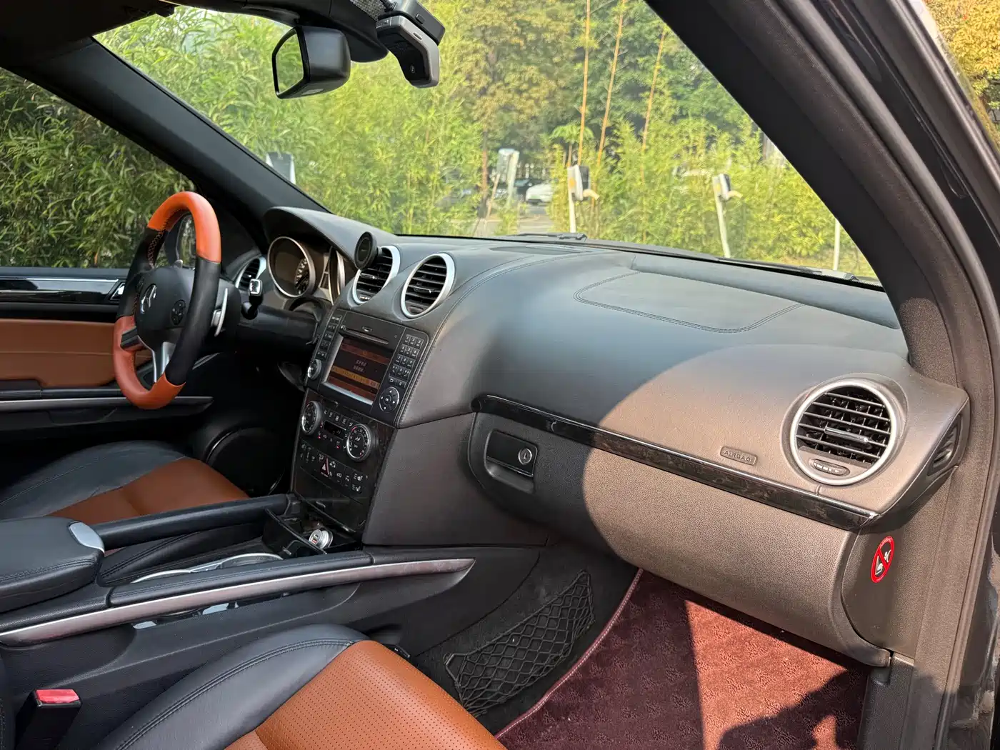 Mercedes-Benz M-Class AMG 2011 AMG ML 63 фото 13