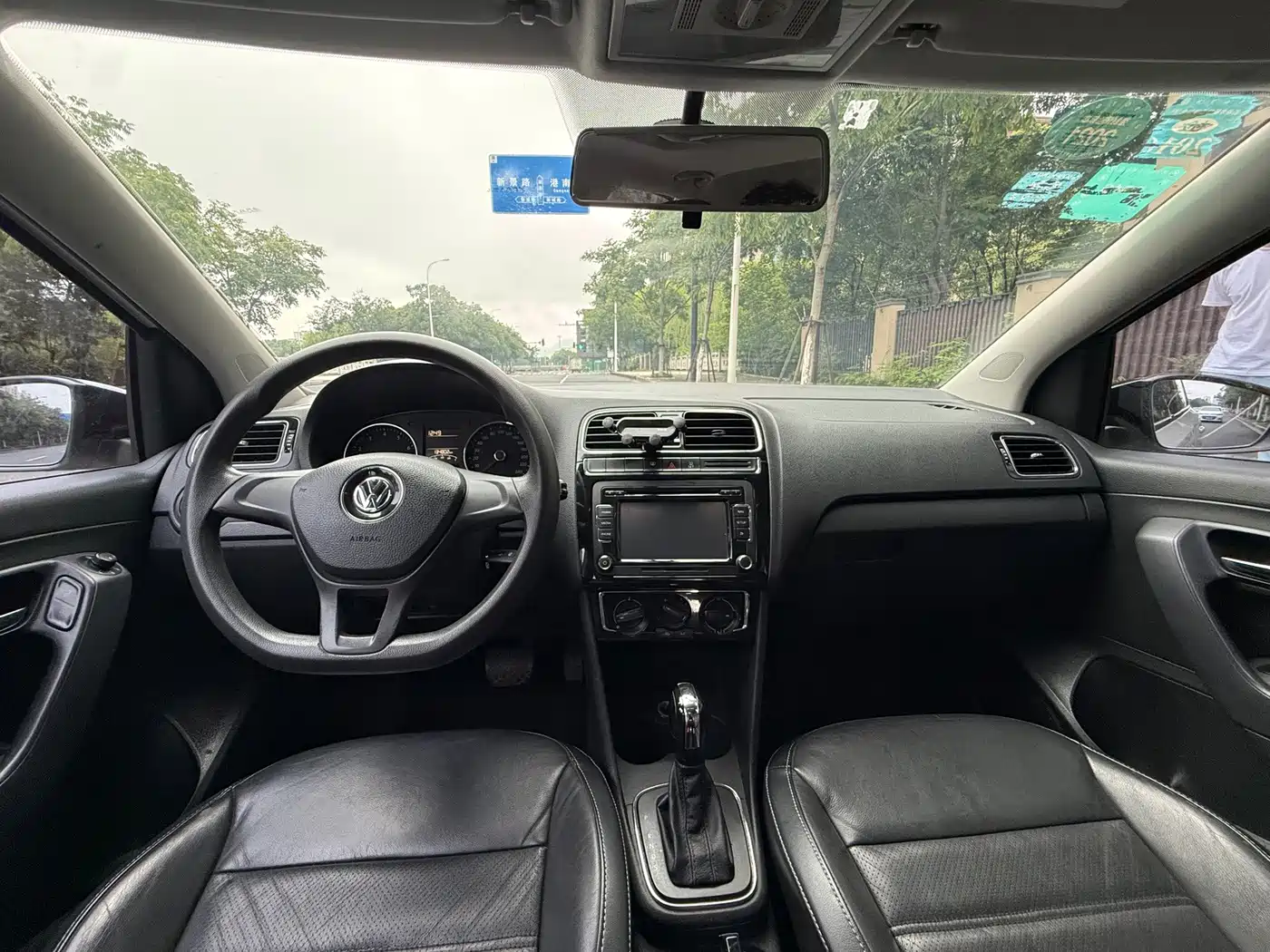 صورة 8 - Volkswagen Polo