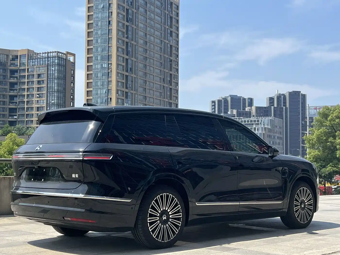 NIO ES8 2026 2025 Model 6-Seat Executive Luxury Edition