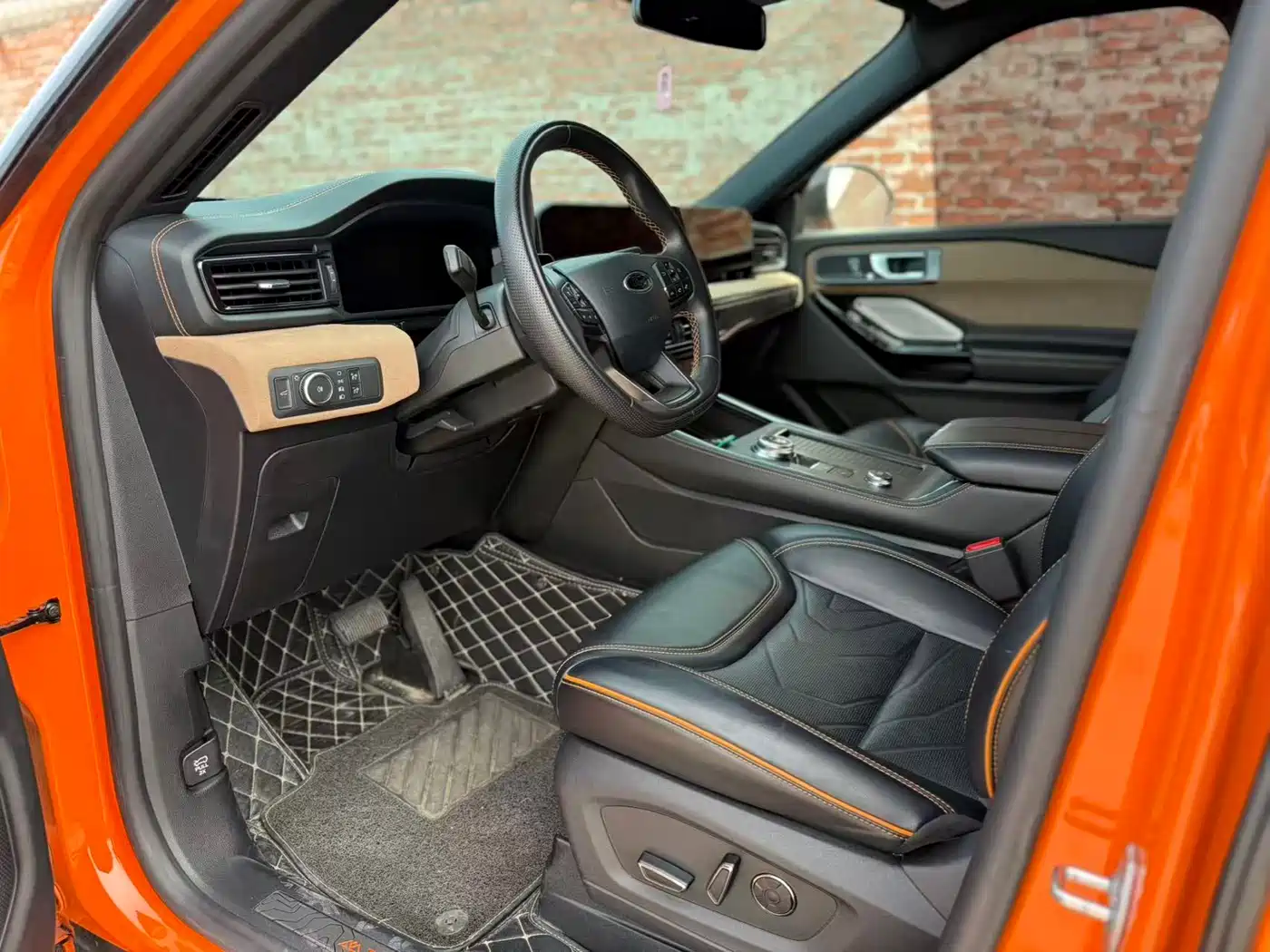 FORD EXPLORER